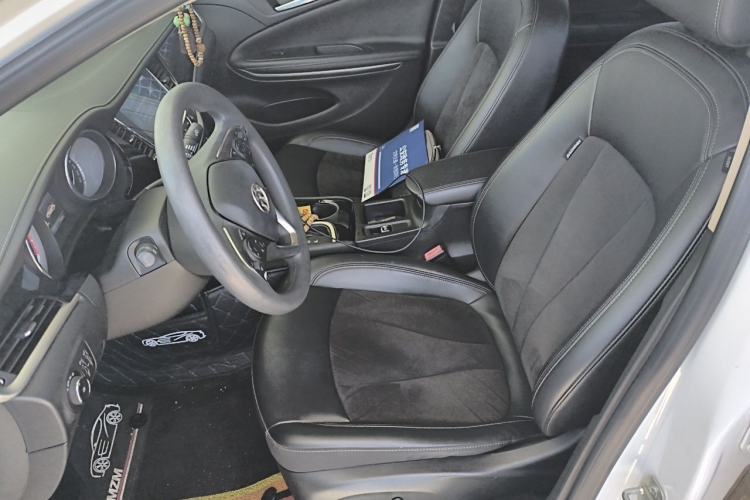 Used Buick Verano 2017 Sedan 20T Dual-Clutch Elite Model Left Front Seat