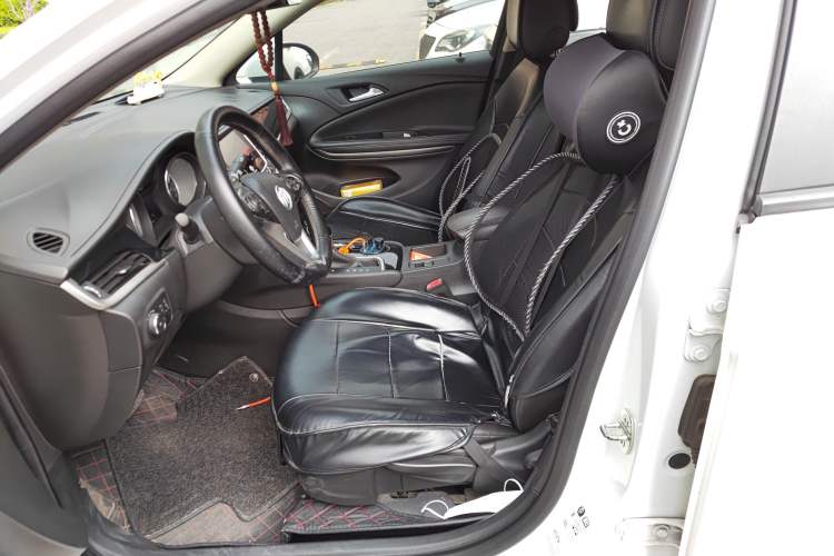 Used Buick Verano 2017 Sedan 20T Dual-Clutch Leading Model Left Front Seat
