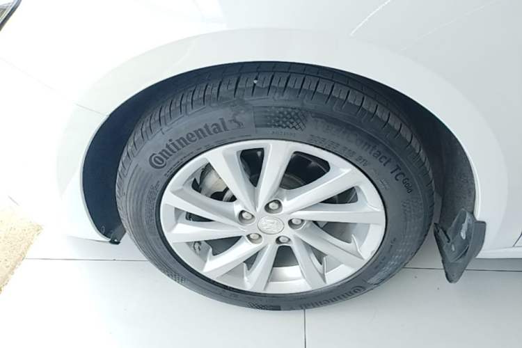 Used Buick Verano 2017 Sedan 15S Automatic Entry Model Left Front Wheel Hub