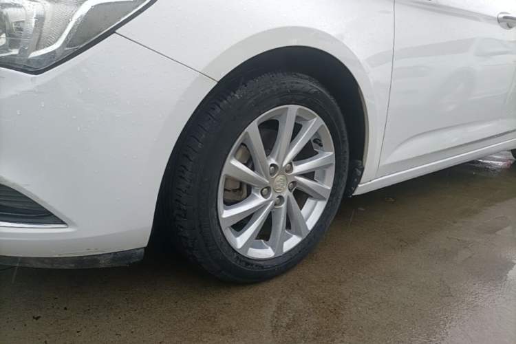 Used Buick Verano 2017 Sedan 15S Automatic Entry Model Left Front Wheel Hub