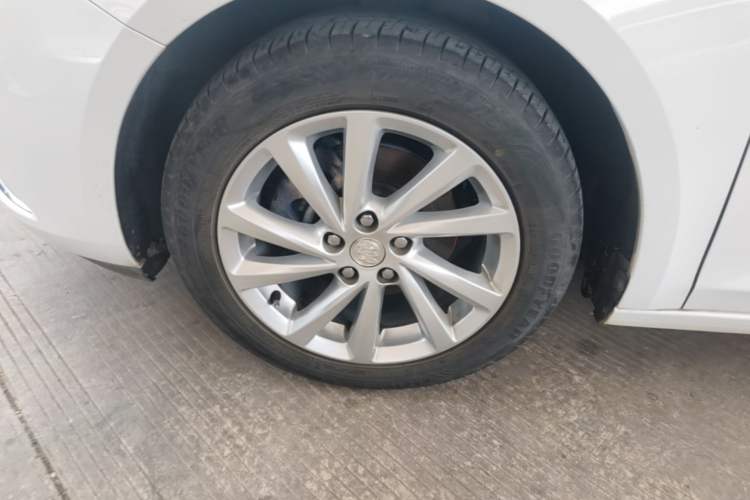 Used Buick Verano 2017 Sedan 15S Automatic Entry Model Left Front Wheel Hub