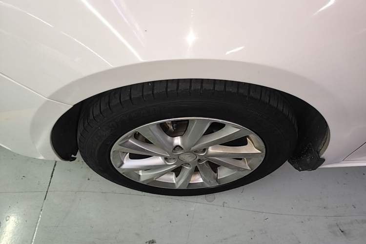 Used Buick Verano 2017 Sedan 15S Automatic Entry Model Left Front Wheel Hub