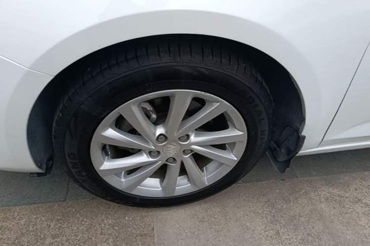 Used Buick Verano 2017 Sedan 15S Automatic Entry Model Left Front Wheel Hub
