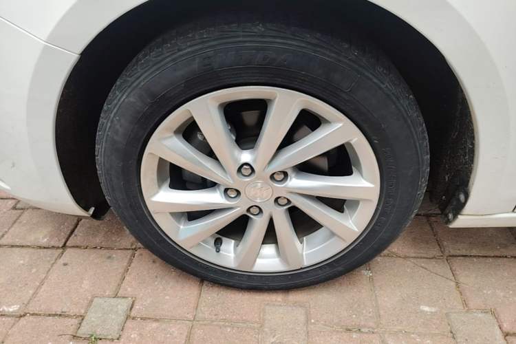 Used Buick Verano 2017 Sedan 15S Automatic Entry Model Left Front Wheel Hub