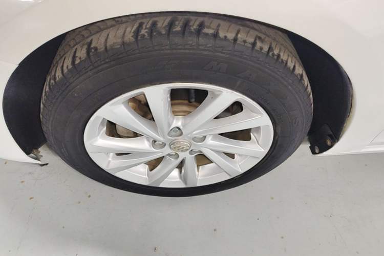 Used Buick Verano 2017 Sedan 15S Automatic Entry Model Left Front Wheel Hub