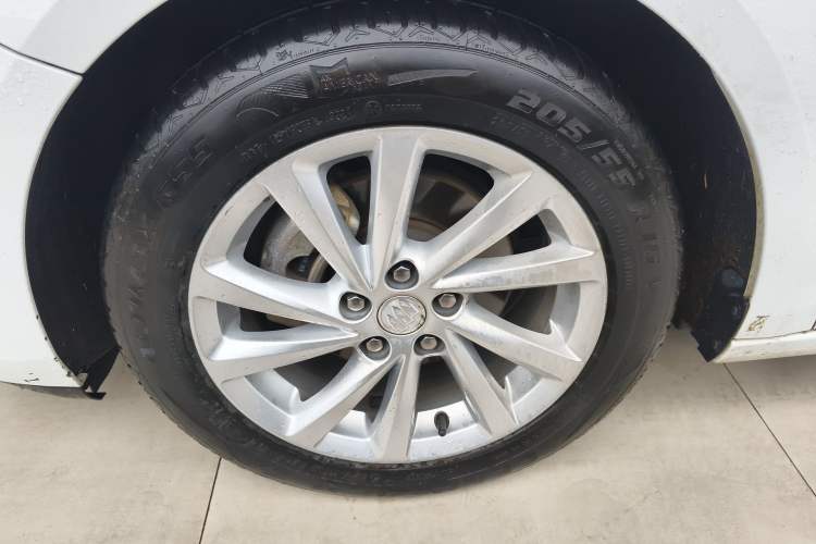 Used Buick Verano 2017 Sedan 15S Automatic Leading Model Left Front Wheel Hub