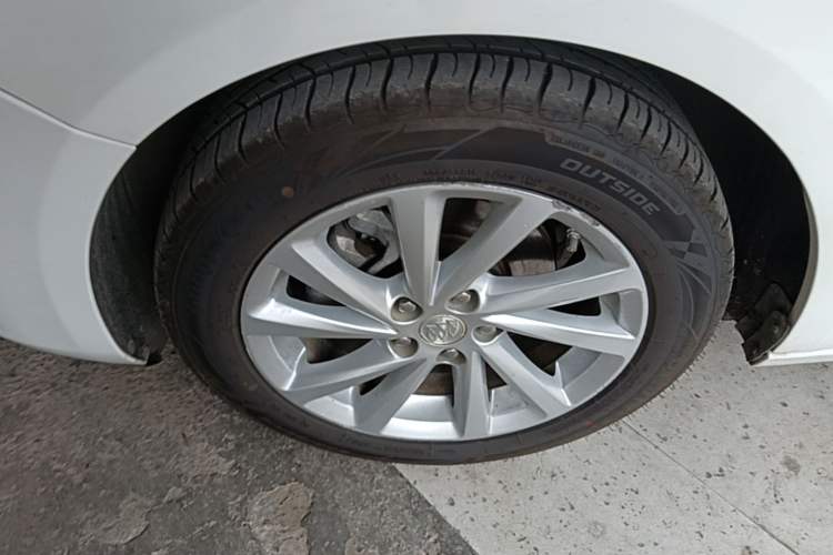 Used Buick Verano 2017 Sedan 15S Automatic Leading Model Left Front Wheel Hub