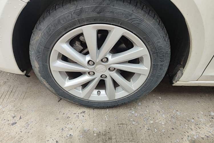 Used Buick Verano 2017 Sedan 15S Automatic Leading Model Left Front Wheel Hub