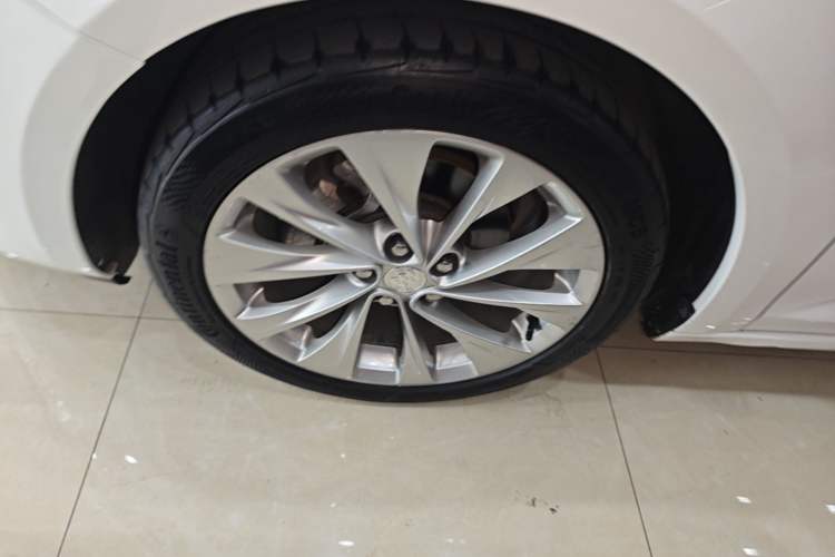 Used Buick Verano 2017 Sedan 20T Dual-Clutch Flagship Model Left Front Wheel Hub