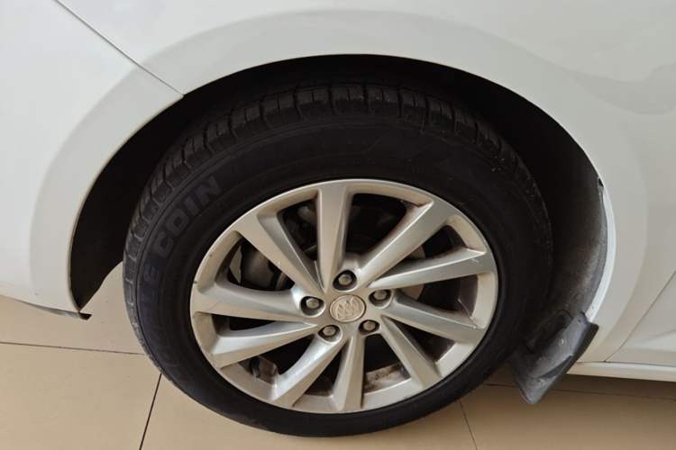 Used Buick Verano 2017 Sedan 15S Automatic Leading Model Left Front Wheel Hub