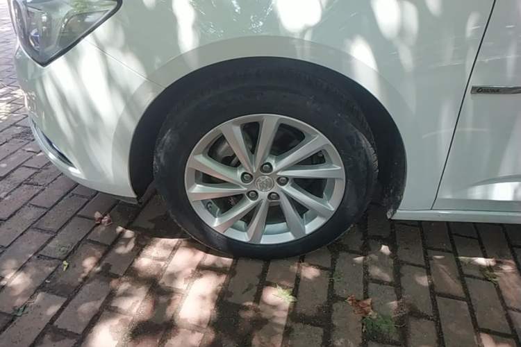 Used Buick Verano 2017 Sedan 15S Automatic Entry Model Left Front Wheel Hub