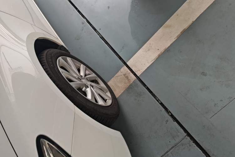 Used Buick Verano 2017 Sedan 15S Automatic Entry Model Left Front Wheel Hub