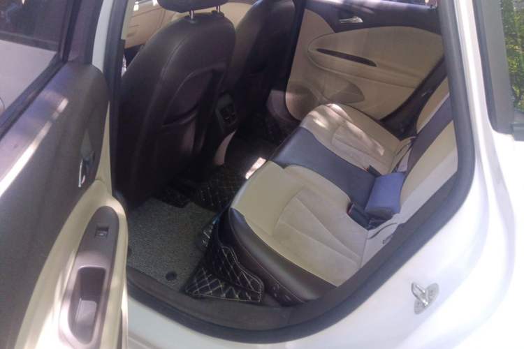 Used Buick Verano 2017 Sedan 15S Automatic Leading Model Left Rear Seat