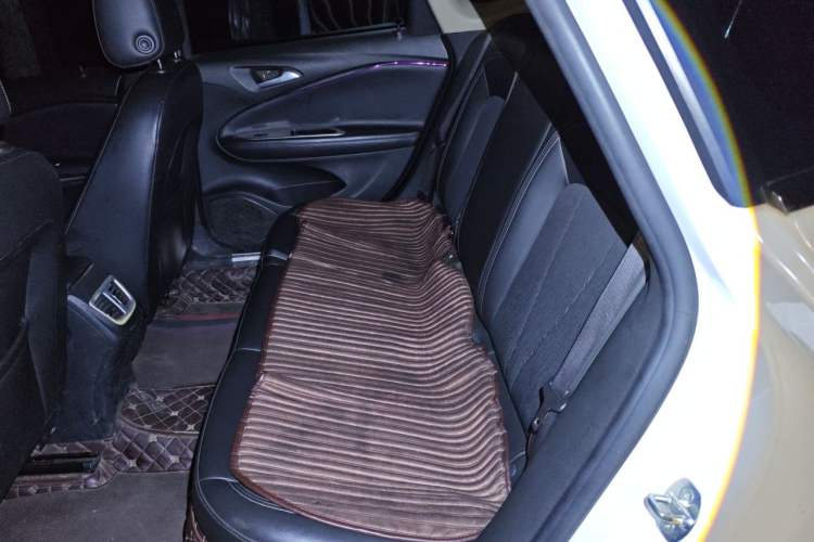 Used Buick Verano 2017 Sedan 20T Dual-Clutch Leading Model Left Rear Seat