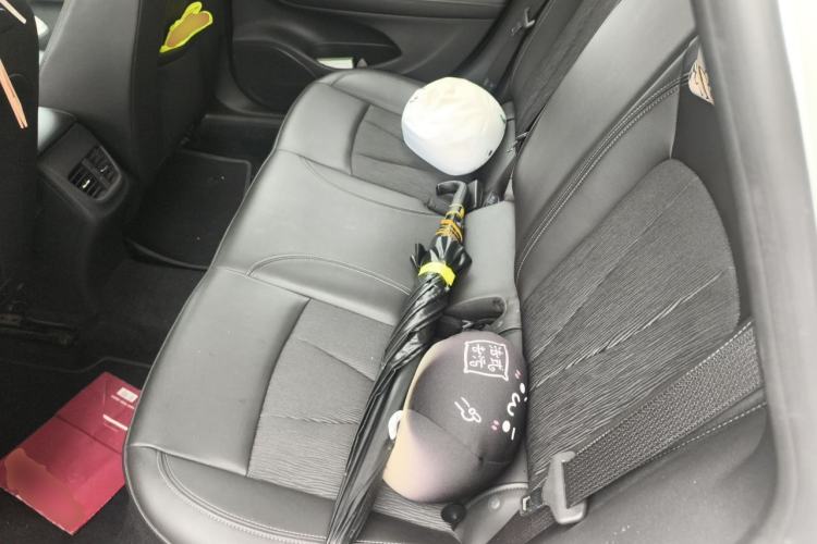 Used Buick Verano 2017 Sedan 20T Dual-Clutch Leading Model Left Rear Seat
