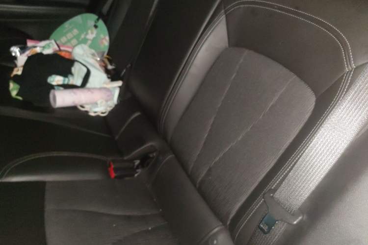 Used Buick Verano 2017 Sedan 20T Dual-Clutch Leading Model Left Rear Seat