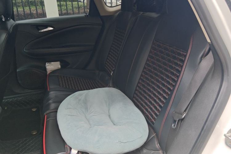 Used Buick Verano 2017 Sedan 20T Dual-Clutch Leading Model Left Rear Seat