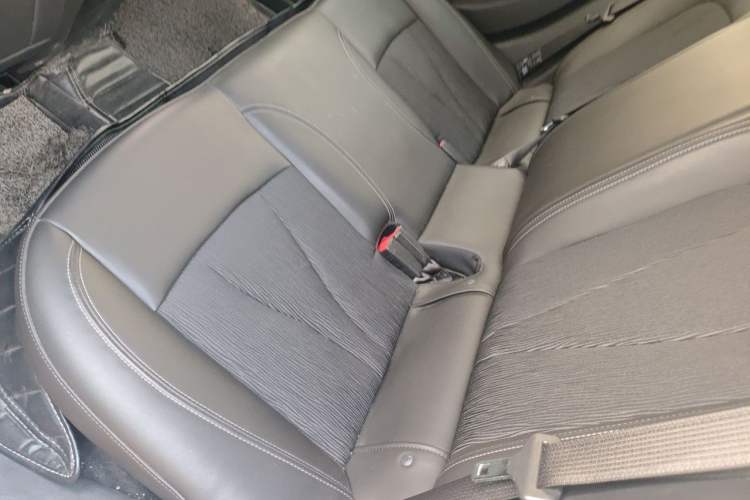 Used Buick Verano 2017 Sedan 20T Dual-Clutch Leading Model Left Rear Seat