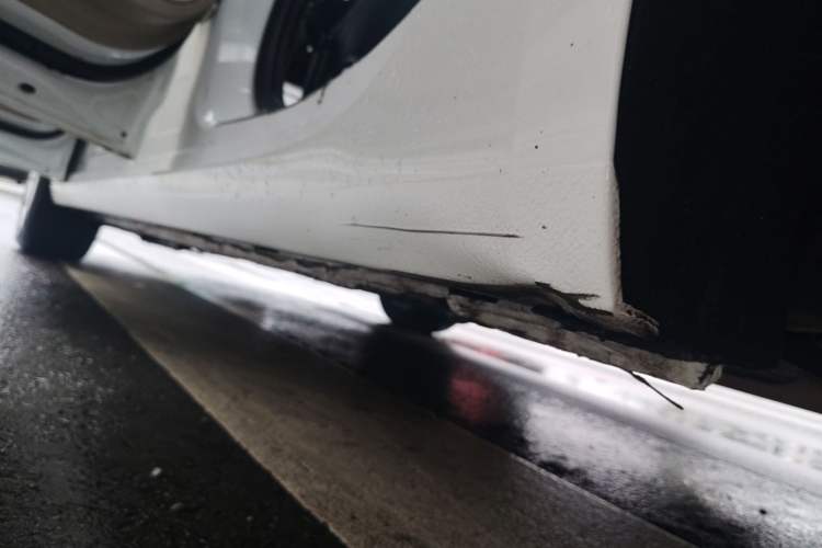 Used Buick Verano 2017 Sedan 15S Automatic Leading Model Left Side Sill