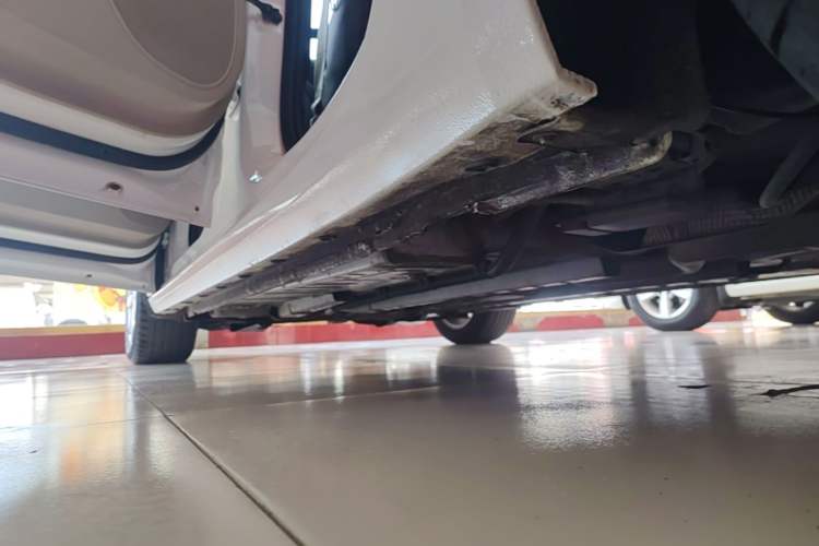Used Buick Verano 2017 Sedan 15S Manual Entry-Level Model Left Side Sill