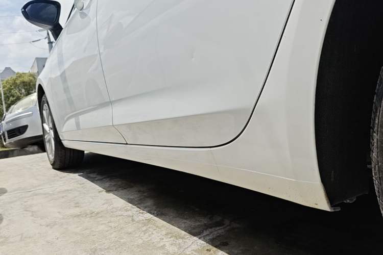 Used Buick Verano 2017 Sedan 15S Automatic Leading Model Left Side Sill