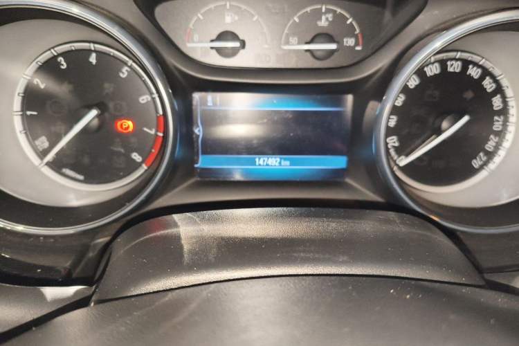 Used Buick Verano 2017 Sedan 15S Automatic Leading Model Odometer Close Up