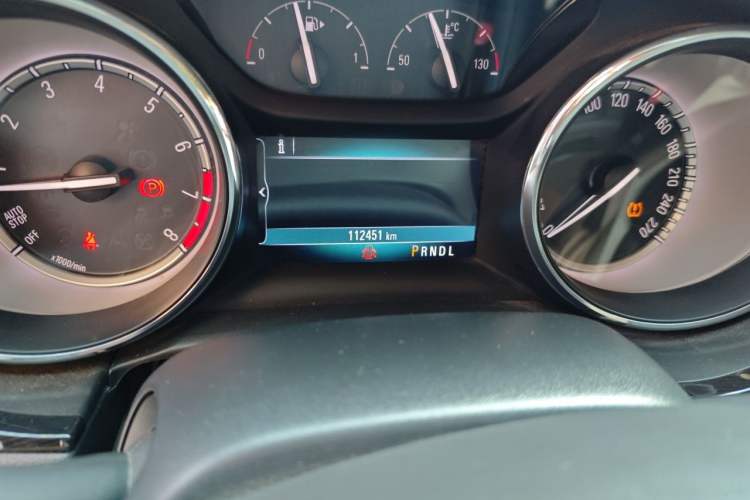 Used Buick Verano 2017 Sedan 15S Automatic Leading Model Odometer Close Up