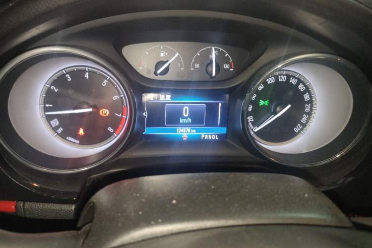 Used Buick Verano 2017 Sedan 20T Dual-Clutch Leading Model Odometer Close Up