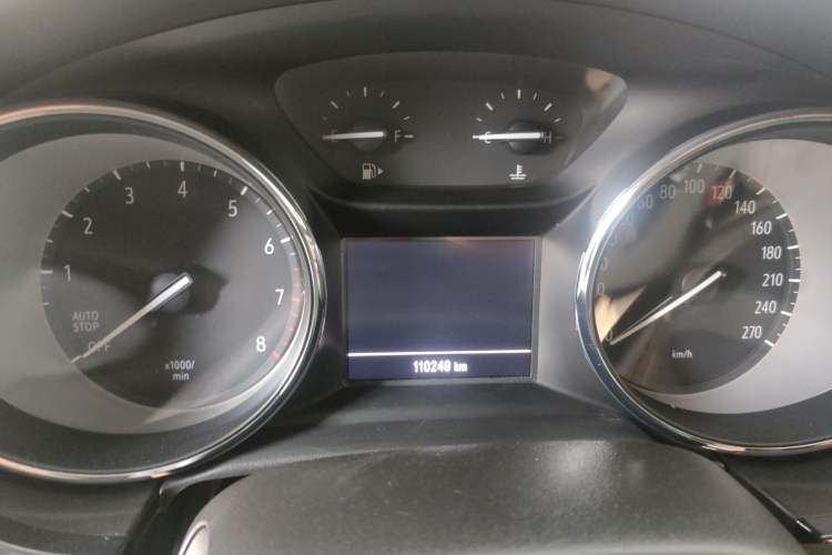Used Buick Verano 2017 Sedan 15S Manual Entry-Level Model Odometer Close Up
