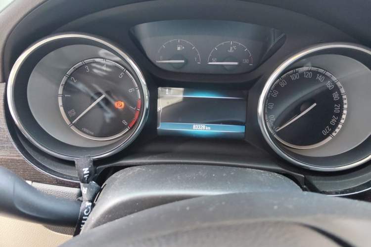 Used Buick Verano 2017 Sedan 15S Automatic Leading Model Odometer Close Up