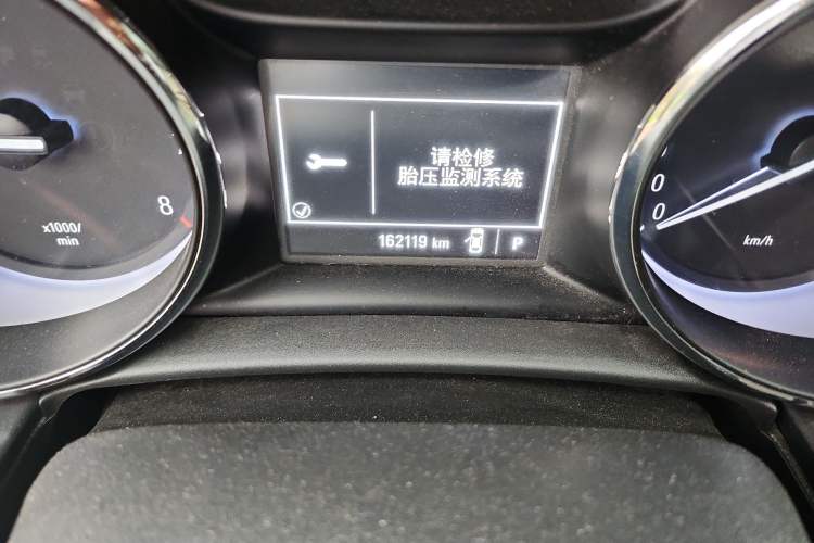 Used Buick Verano 2017 Sedan 15S Automatic Entry Model Odometer Close Up