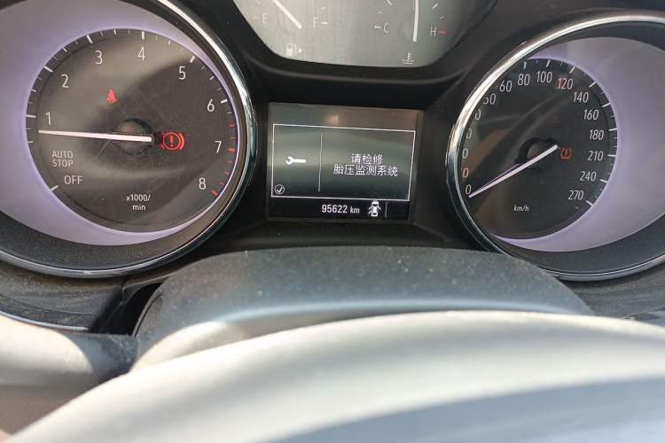 Used Buick Verano 2017 Sedan 15S Manual Entry-Level Model Odometer Close Up