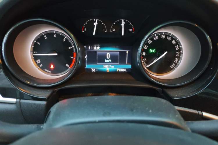 Used Buick Verano 2017 Sedan 20T Dual-Clutch Leading Model Odometer Close Up
