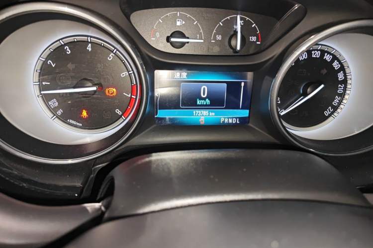 Used Buick Verano 2017 Sedan 20T Dual-Clutch Elite Model Odometer Close Up