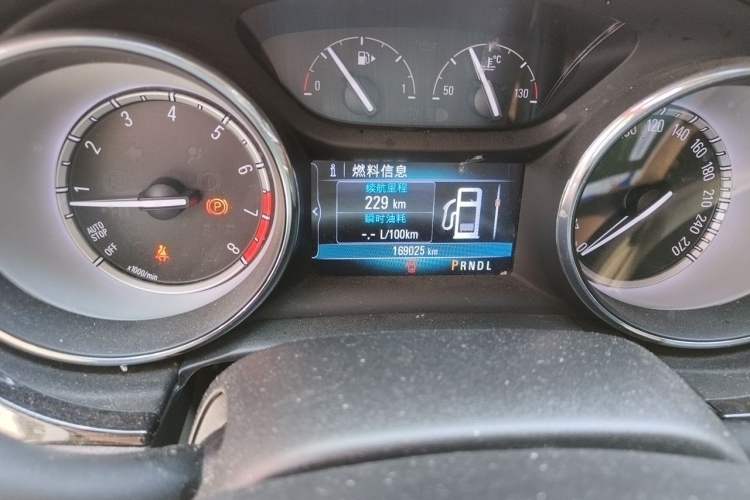 Used Buick Verano 2017 Sedan 15S Automatic Leading Model Odometer Close Up