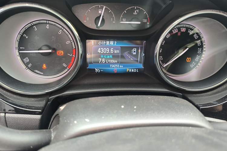 Used Buick Verano 2017 Sedan 20T Dual-Clutch Leading Model Odometer Close Up