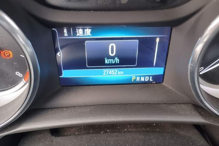 Used Buick Verano 2017 Sedan 20T Dual-Clutch Leading Model Odometer Close Up