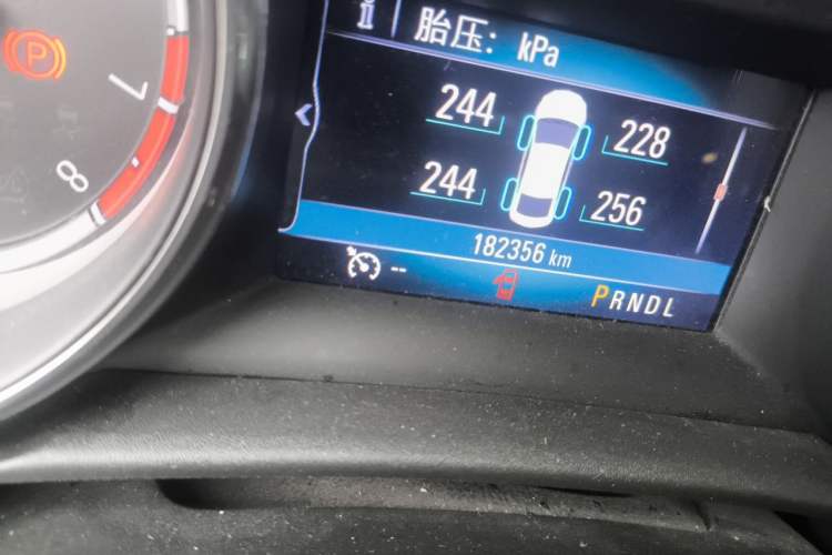 Used Buick Verano 2017 Sedan 20T Dual-Clutch Elite Model Odometer Close Up