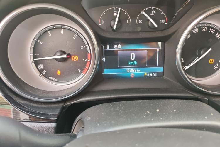 Used Buick Verano 2017 Sedan 20T Dual-Clutch Leading Model Odometer Close Up