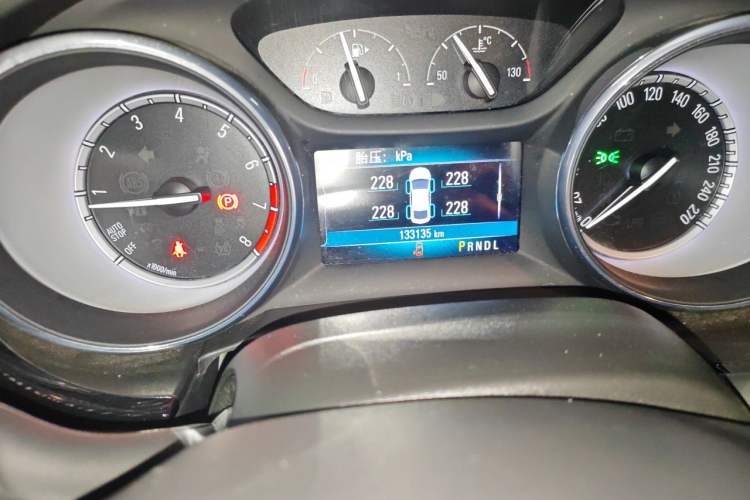 Used Buick Verano 2017 Sedan 15S Automatic Leading Model Odometer Close Up
