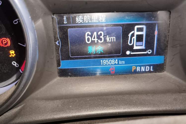 Used Buick Verano 2017 Sedan 20T Dual-Clutch Flagship Model Odometer Close Up