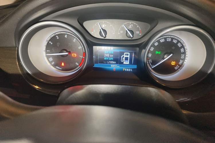 Used Buick Verano 2017 Sedan 20T Dual-Clutch Leading Model Odometer Close Up