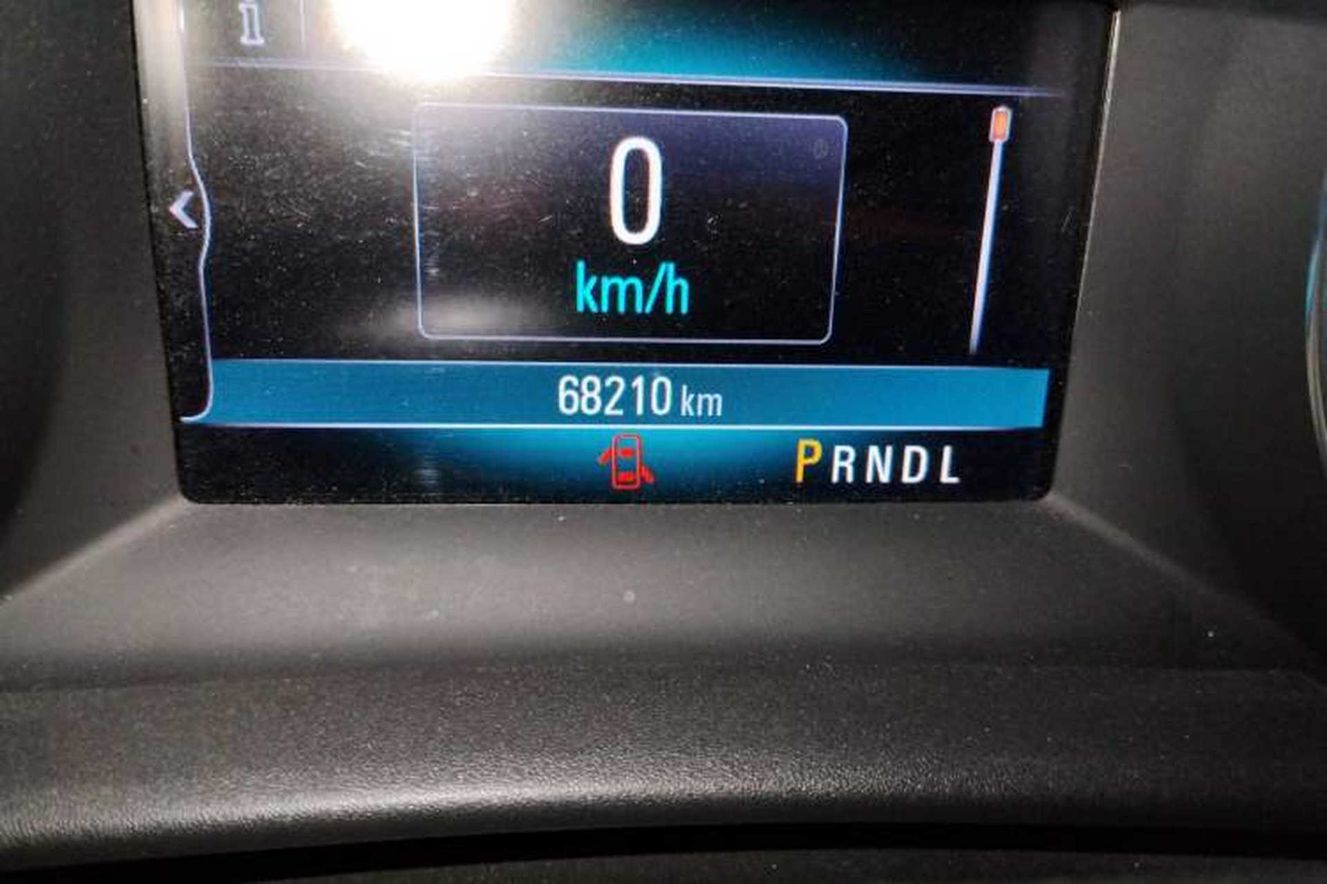 Used Buick Verano 2017 Sedan 20T Dual-Clutch Leading Model Odometer Close Up