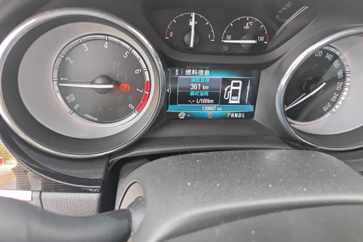 Used Buick Verano 2017 Sedan 20T Dual-Clutch Leading Model Odometer Close Up