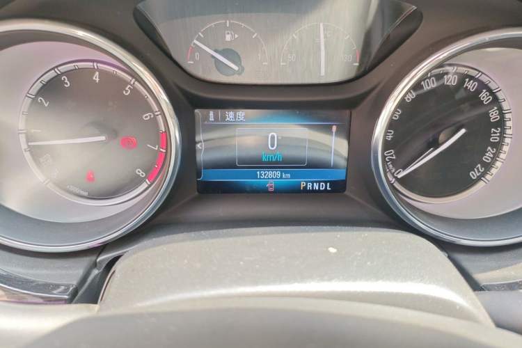 Used Buick Verano 2017 Sedan 15S Automatic Leading Model Odometer Close Up