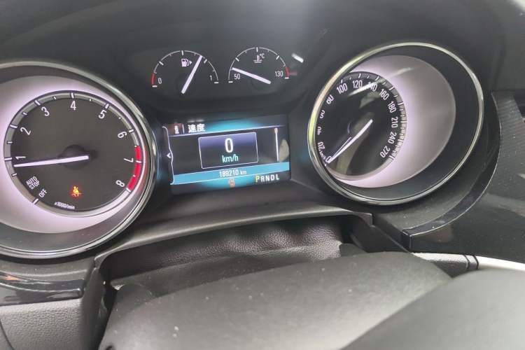 Used Buick Verano 2017 Sedan 20T Dual-Clutch Leading Model Odometer Close Up