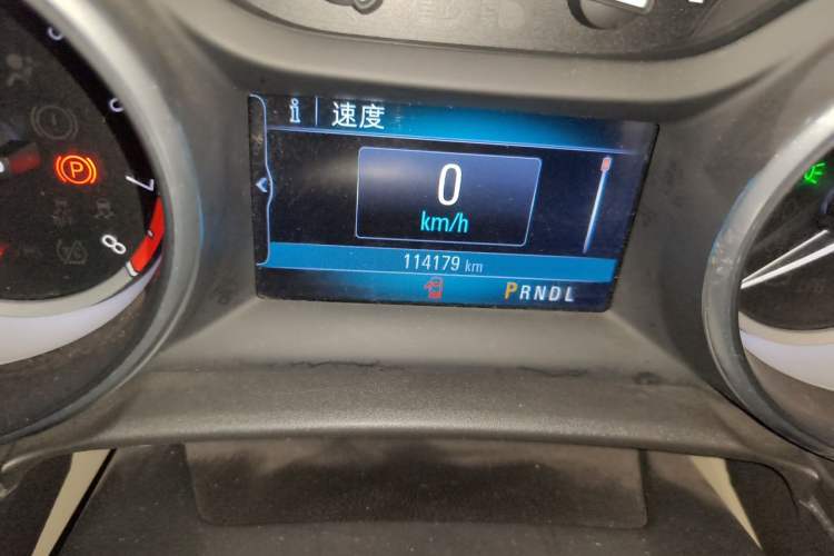 Used Buick Verano 2017 Sedan 15S Automatic Leading Model Odometer Close Up