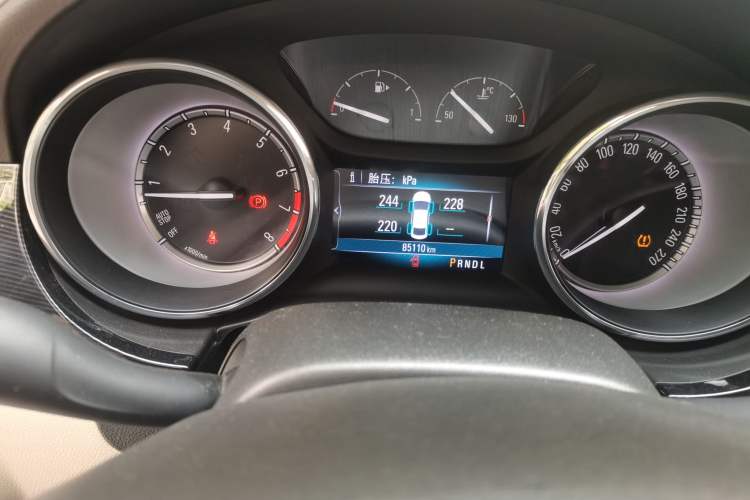 Used Buick Verano 2017 Sedan 15S Automatic Leading Model Odometer Close Up