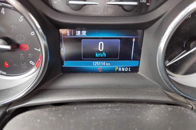 Used Buick Verano 2017 Sedan 20T Dual-Clutch Leading Model Odometer Close Up
