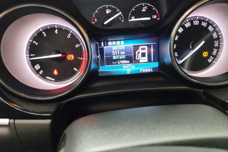 Used Buick Verano 2017 Sedan 20T Dual-Clutch Elite Model Odometer Close Up